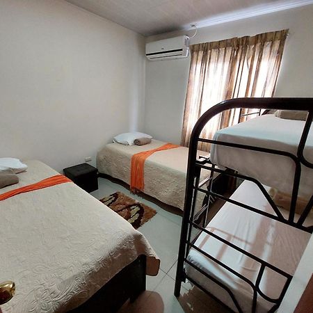 Aptos Casa Caribe, Habitaciones Privadas En Aptos Compartidos & Aptos Completos Con Auto Entrada بويرتو ليمون المظهر الخارجي الصورة