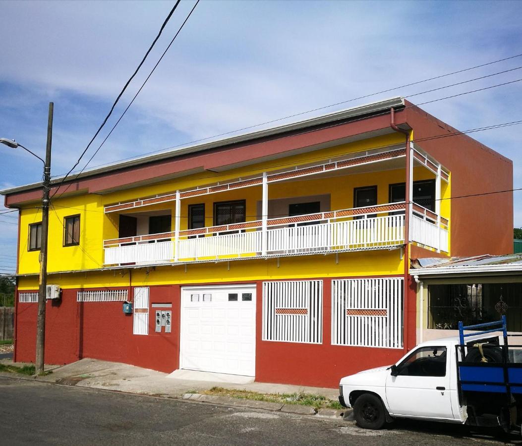 Aptos Casa Caribe, Habitaciones Privadas En Aptos Compartidos & Aptos Completos Con Auto Entrada بويرتو ليمون المظهر الخارجي الصورة
