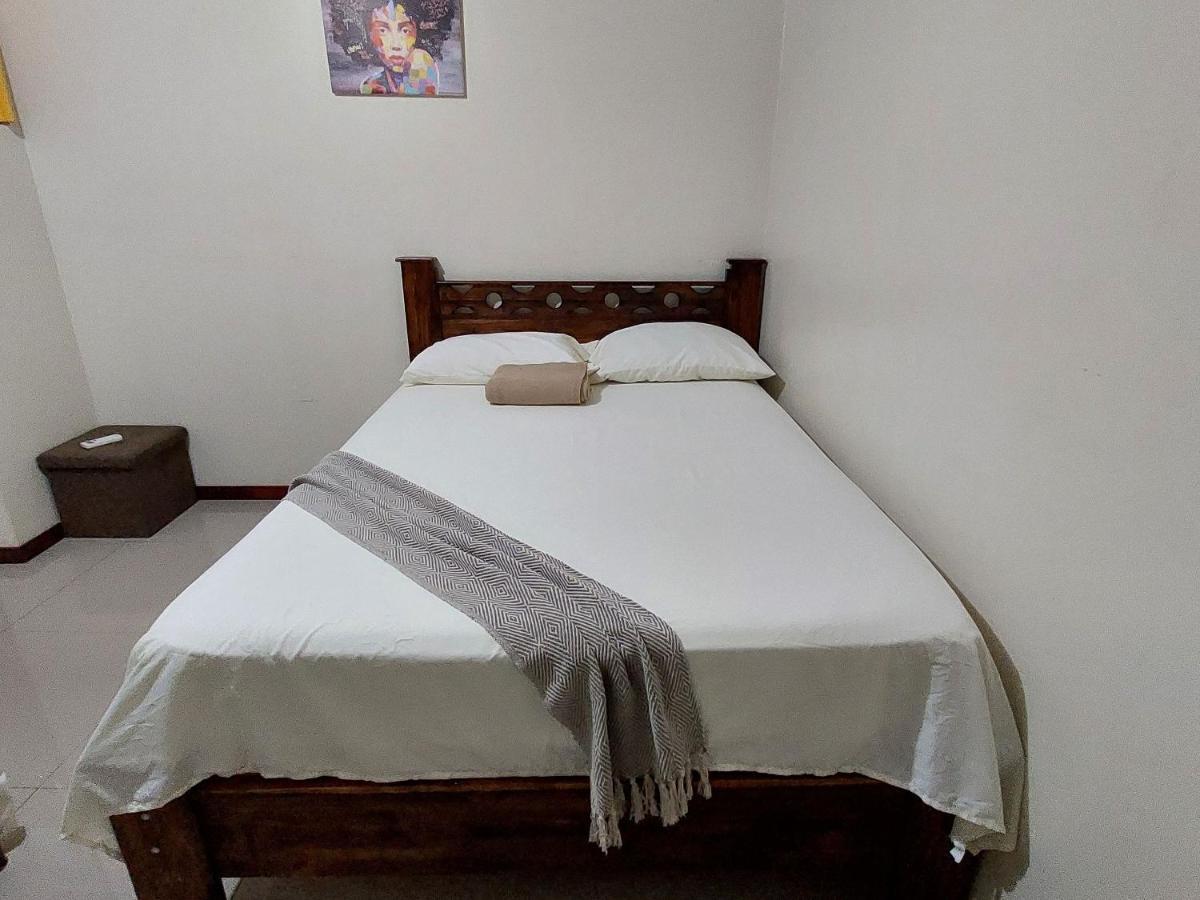 Aptos Casa Caribe, Habitaciones Privadas En Aptos Compartidos & Aptos Completos Con Auto Entrada بويرتو ليمون المظهر الخارجي الصورة