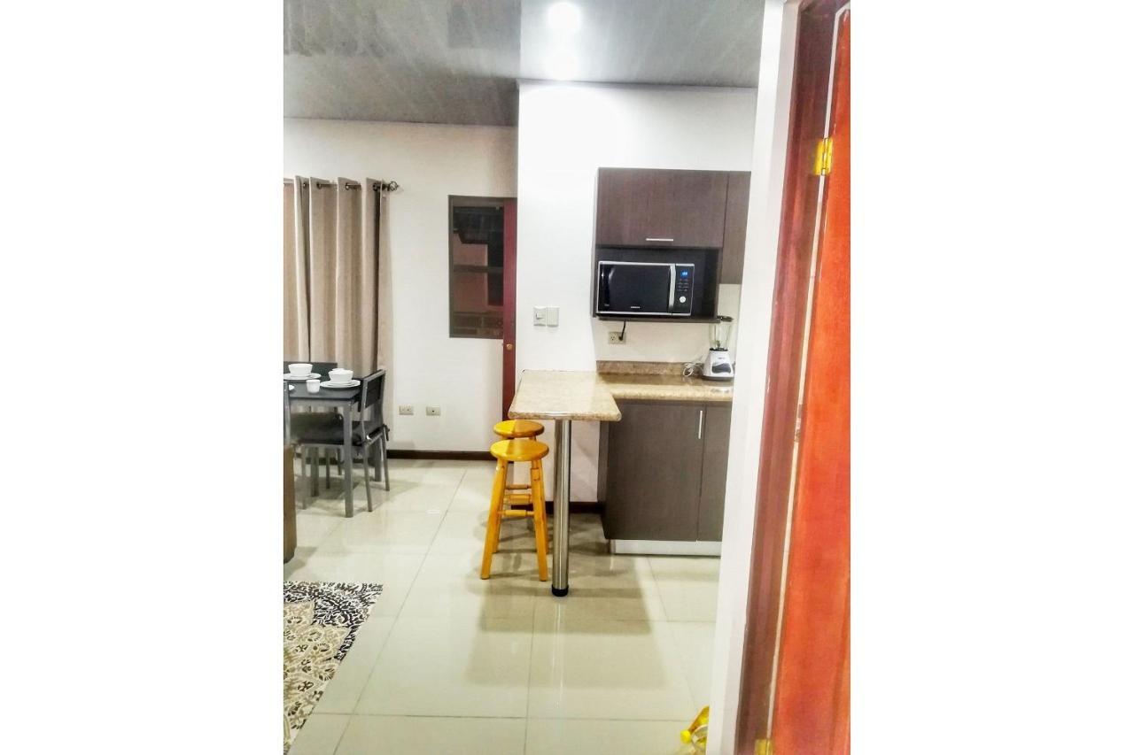 Aptos Casa Caribe, Habitaciones Privadas En Aptos Compartidos & Aptos Completos Con Auto Entrada بويرتو ليمون المظهر الخارجي الصورة