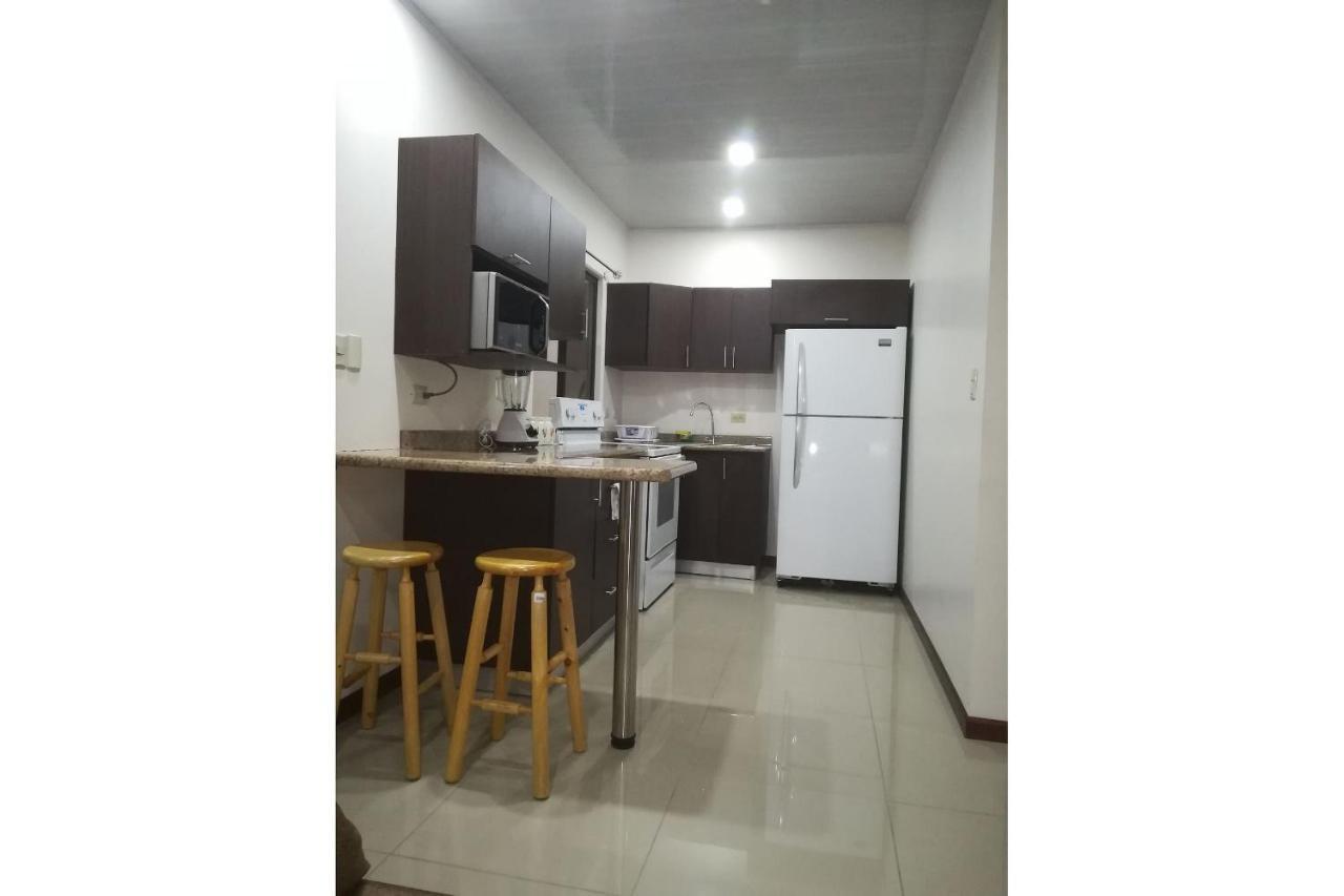 Aptos Casa Caribe, Habitaciones Privadas En Aptos Compartidos & Aptos Completos Con Auto Entrada بويرتو ليمون المظهر الخارجي الصورة