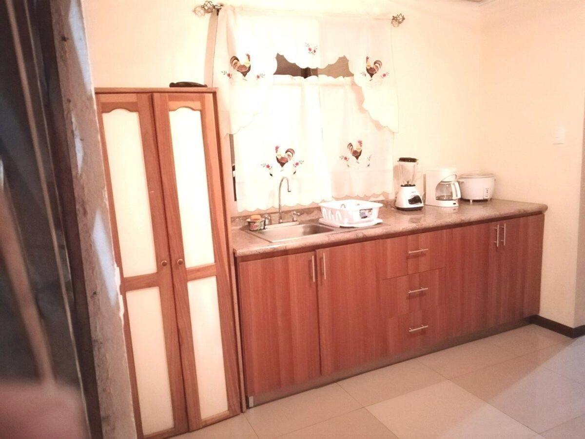 Aptos Casa Caribe, Habitaciones Privadas En Aptos Compartidos & Aptos Completos Con Auto Entrada بويرتو ليمون المظهر الخارجي الصورة
