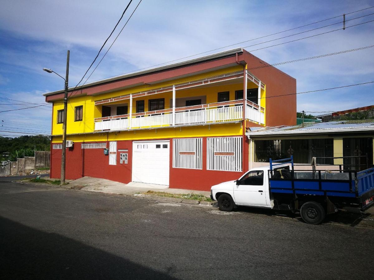 Aptos Casa Caribe, Habitaciones Privadas En Aptos Compartidos & Aptos Completos Con Auto Entrada بويرتو ليمون المظهر الخارجي الصورة
