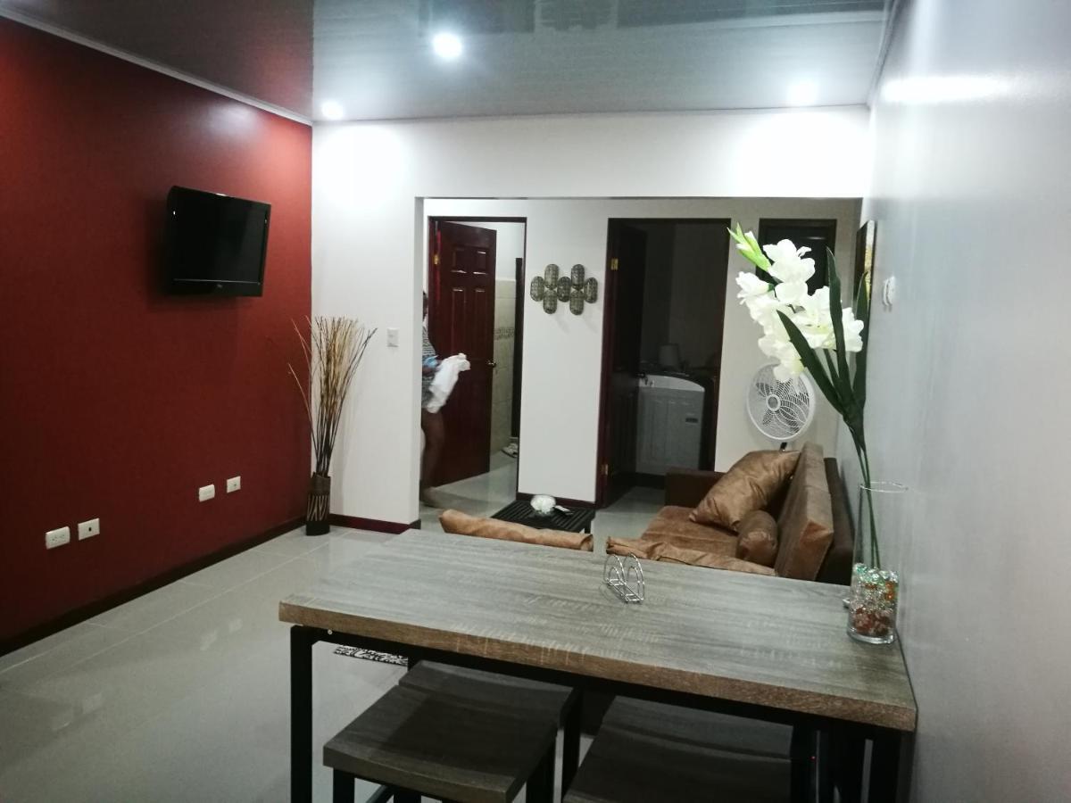 Aptos Casa Caribe, Habitaciones Privadas En Aptos Compartidos & Aptos Completos Con Auto Entrada بويرتو ليمون المظهر الخارجي الصورة